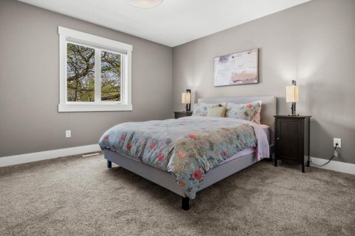449 28 Avenue Nw, Calgary, AB - Indoor Photo Showing Bedroom