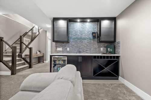 449 28 Avenue Nw, Calgary, AB - Indoor Photo Showing Other Room