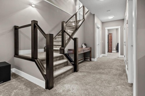 449 28 Avenue Nw, Calgary, AB - Indoor Photo Showing Other Room