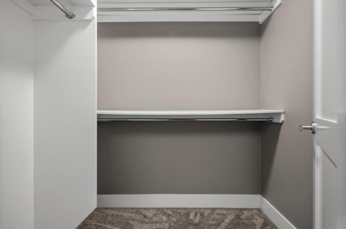 449 28 Avenue Nw, Calgary, AB - Indoor With Storage