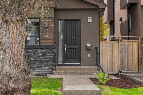 449 28 Avenue Nw, Calgary, AB - Outdoor