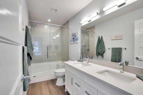 105-55 Wolf Hollow Crescent Se, Calgary, AB - Indoor Photo Showing Bathroom