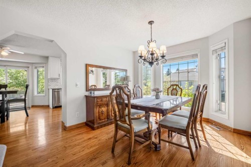 268 Douglas Woods Drive Se, Calgary, AB - Indoor Photo Showing Dining Room