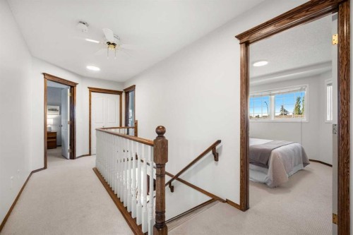 268 Douglas Woods Drive Se, Calgary, AB - Indoor Photo Showing Other Room
