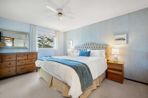 268 Douglas Woods Drive Se, Calgary, AB - Indoor Photo Showing Bedroom