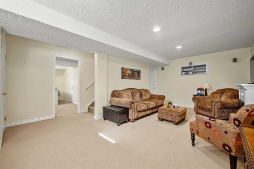 268 Douglas Woods Drive Se, Calgary, AB - Indoor