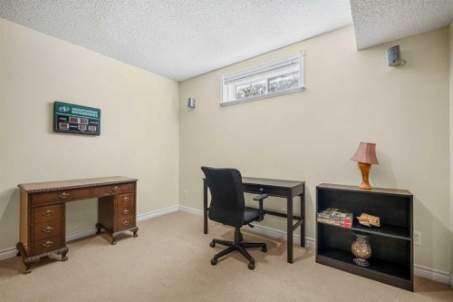 268 Douglas Woods Drive Se, Calgary, AB - Indoor