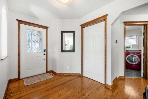 268 Douglas Woods Drive Se, Calgary, AB - Indoor Photo Showing Other Room