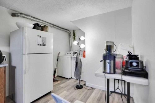 168 Castlebrook Drive Ne, Calgary, AB - Indoor Photo Showing Laundry Room