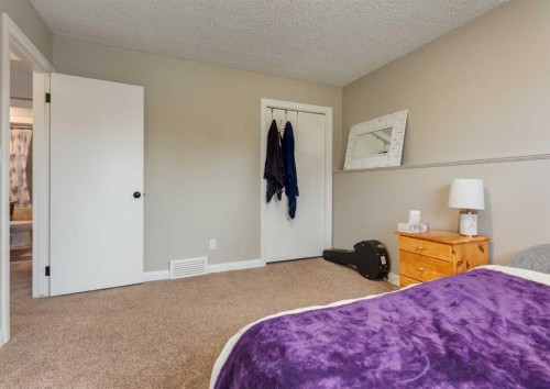 10012 Oakfield Drive Sw, Calgary, AB - Indoor Photo Showing Bedroom