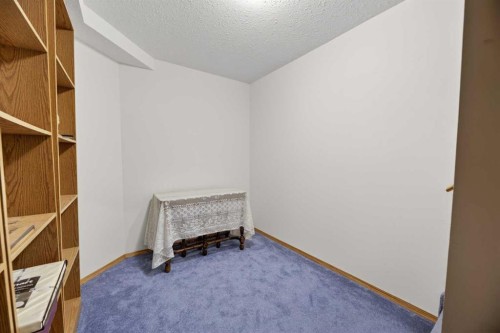 5611 Sunrise Crescent, Olds, AB - Indoor Photo Showing Other Room
