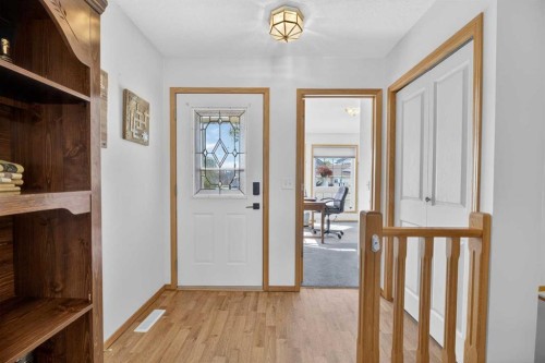 5611 Sunrise Crescent, Olds, AB - Indoor Photo Showing Other Room