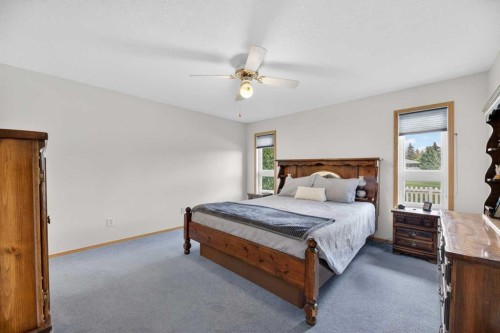 5611 Sunrise Crescent, Olds, AB - Indoor Photo Showing Bedroom