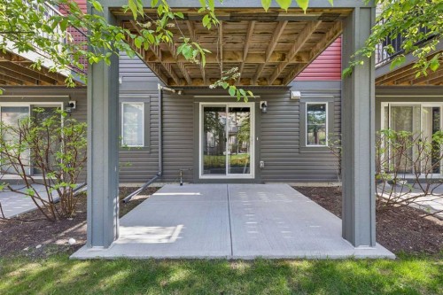 213 Copperpond Villas Se, Calgary, AB - Outdoor With Exterior