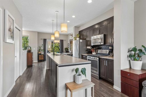 213 Copperpond Villas Se, Calgary, AB - Indoor Photo Showing Kitchen