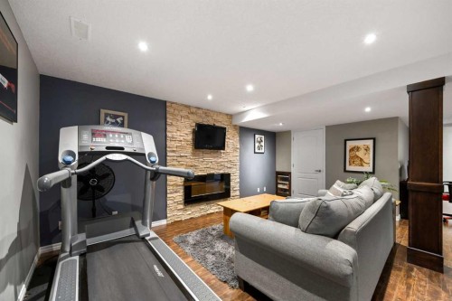 77 Cougar Ridge Cove Sw, Calgary, AB 