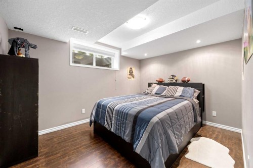77 Cougar Ridge Cove Sw, Calgary, AB 
