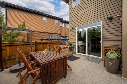 77 Cougar Ridge Cove Sw, Calgary, AB 