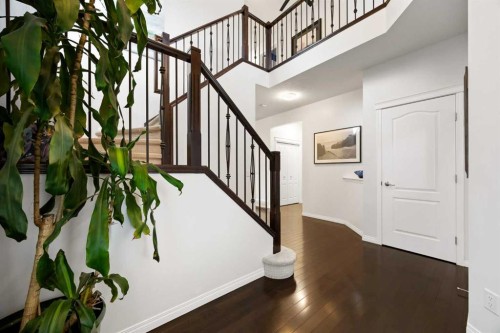77 Cougar Ridge Cove Sw, Calgary, AB 