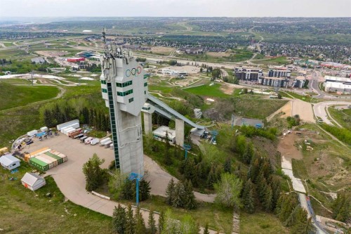 77 Cougar Ridge Cove Sw, Calgary, AB 