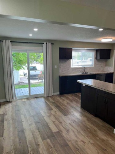 2015 Milne Drive Ne, Calgary, AB - Indoor Photo Showing Kitchen