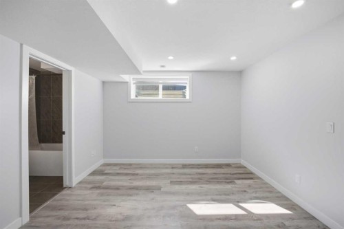1153 Chinook Gate Bay Sw, Airdrie, AB - Indoor