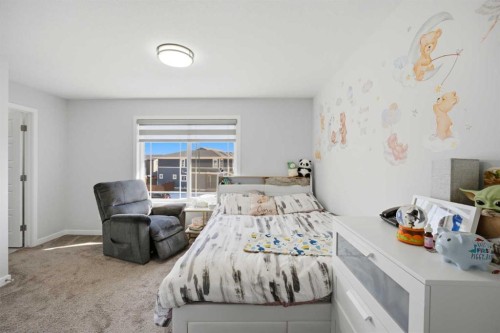 1153 Chinook Gate Bay Sw, Airdrie, AB - Indoor Photo Showing Bedroom