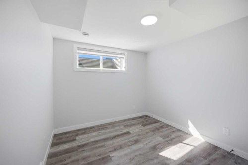 1153 Chinook Gate Bay Sw, Airdrie, AB - Indoor Photo Showing Other Room