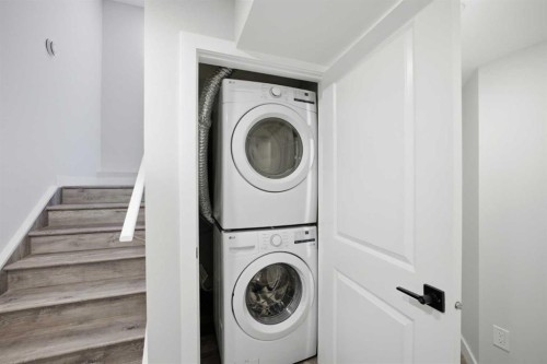 1153 Chinook Gate Bay Sw, Airdrie, AB - Indoor Photo Showing Laundry Room