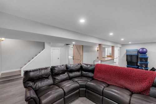 249 Acadia Drive Se, Calgary, AB - Indoor