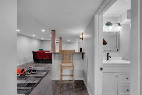 249 Acadia Drive Se, Calgary, AB - Indoor Photo Showing Other Room