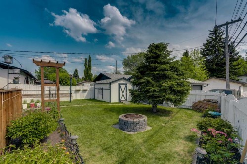 249 Acadia Drive Se, Calgary, AB - Outdoor