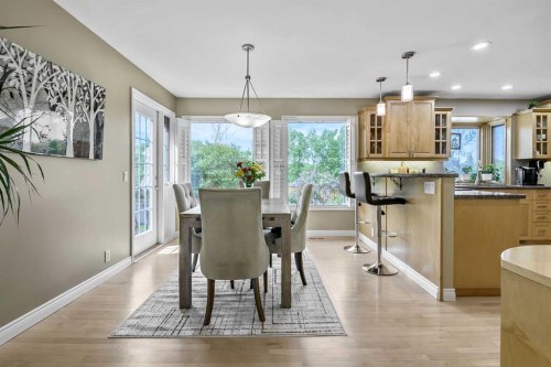 39 Canova Close Sw, Calgary, AB - Indoor Photo Showing Dining Room