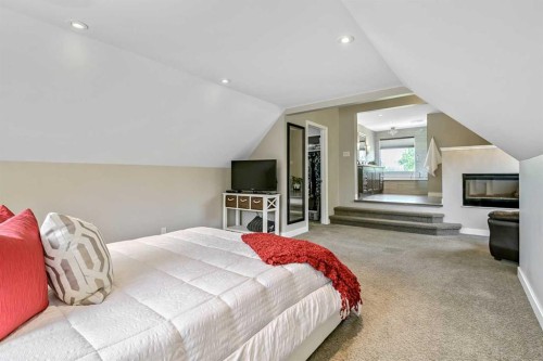 39 Canova Close Sw, Calgary, AB - Indoor Photo Showing Bedroom