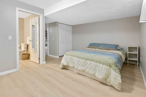 39 Canova Close Sw, Calgary, AB - Indoor Photo Showing Bedroom