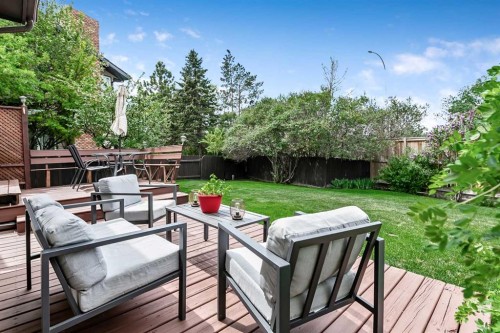 39 Canova Close Sw, Calgary, AB - Outdoor With Deck Patio Veranda