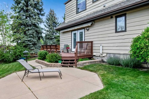 39 Canova Close Sw, Calgary, AB - Outdoor With Deck Patio Veranda