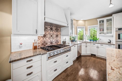 40 Blueridge Bay, Rural Rocky View County, AB - Indoor Photo Showing Kitchen With Upgraded Kitchen