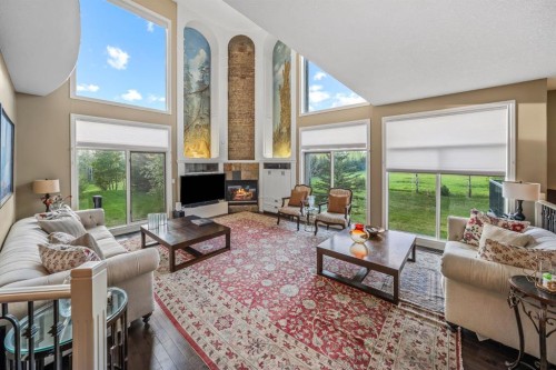 40 Blueridge Bay, Rural Rocky View County, AB - Indoor Photo Showing Living Room