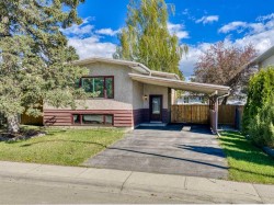 83 Brazeau Crescent SW Calgary, AB T2W 0Z2