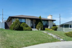1132 Hunterston Hill NW Calgary, AB T2K 4N8