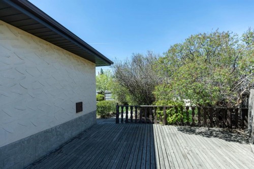 1132 Hunterston Hill Nw, Calgary, AB - Outdoor