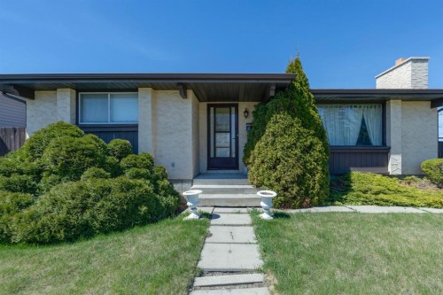1132 Hunterston Hill Nw, Calgary, AB - Outdoor