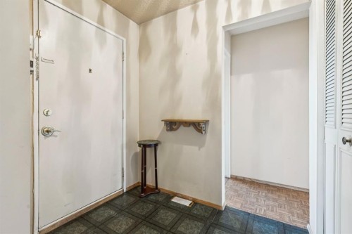 1132 Hunterston Hill Nw, Calgary, AB - Indoor Photo Showing Other Room