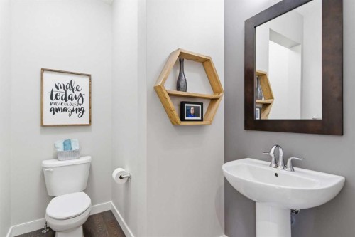 134 Cranbrook Circle Se, Calgary, AB - Indoor Photo Showing Bathroom
