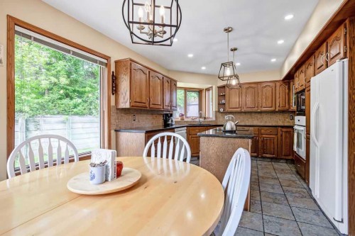 133 Signal Hill Circle Sw, Calgary, AB 