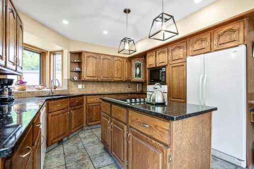 133 Signal Hill Circle Sw, Calgary, AB 