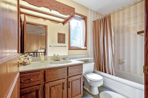 133 Signal Hill Circle Sw, Calgary, AB 