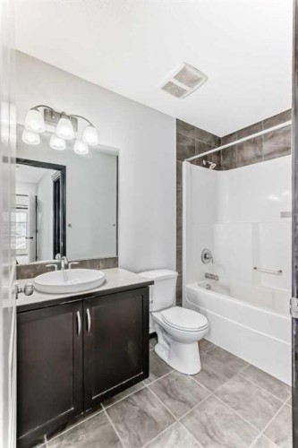 114 Autumn Circle Se, Calgary, AB - Indoor Photo Showing Bathroom