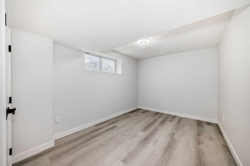 114 Autumn Circle Se, Calgary, AB - Indoor Photo Showing Other Room